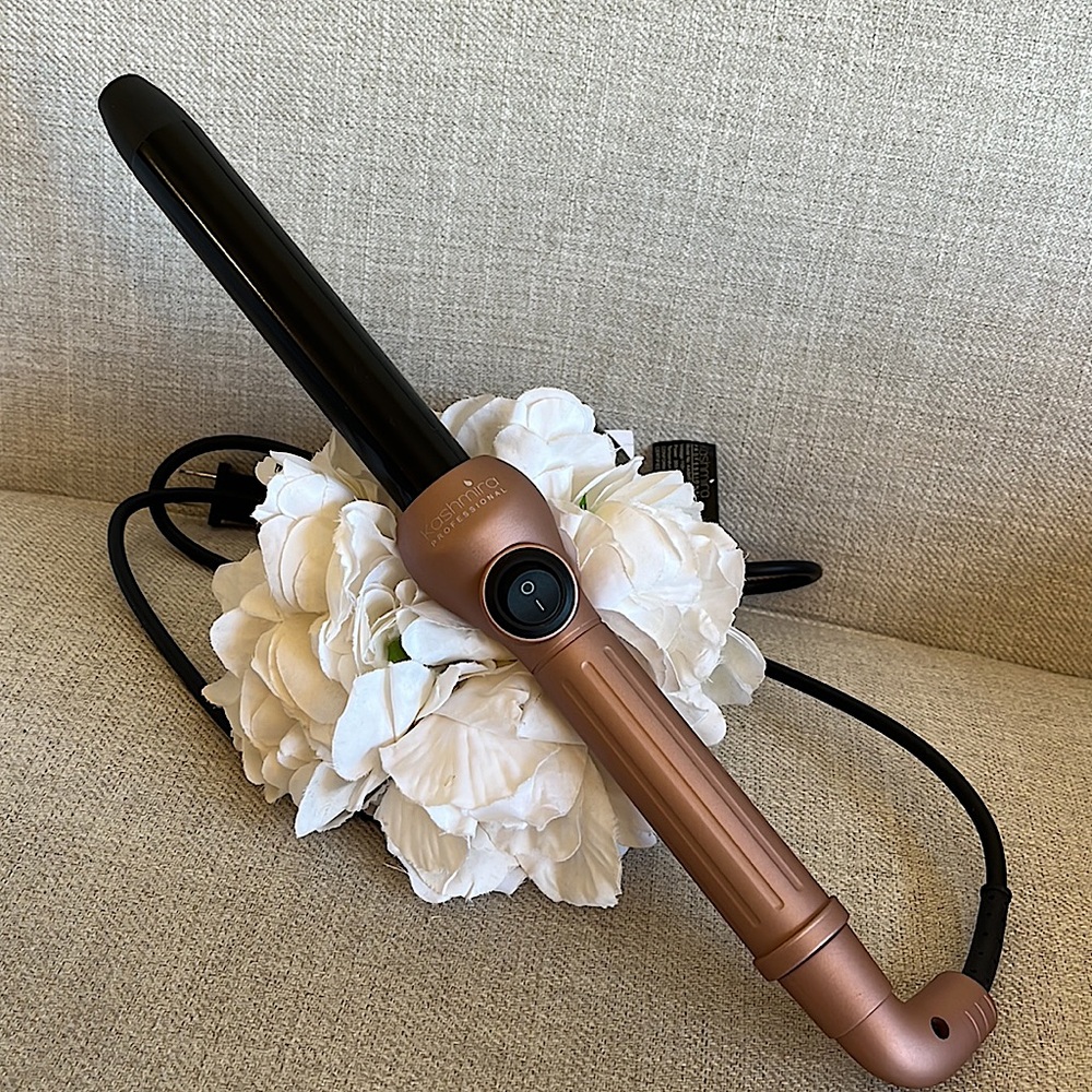 Kashmira Professional Metallic Rose Gold 25mm Twister Ceramic Curling‎ Iron
